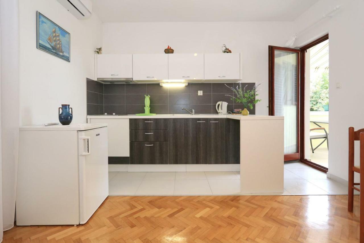 Apartments Romansa Затон Екстер'єр фото
