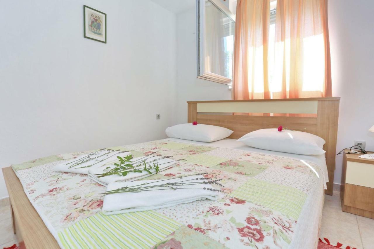 Apartments Romansa Затон Екстер'єр фото