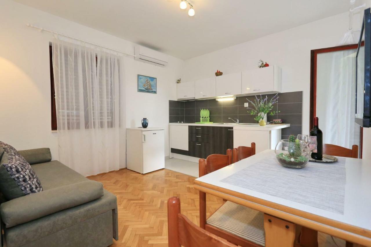 Apartments Romansa Затон Екстер'єр фото