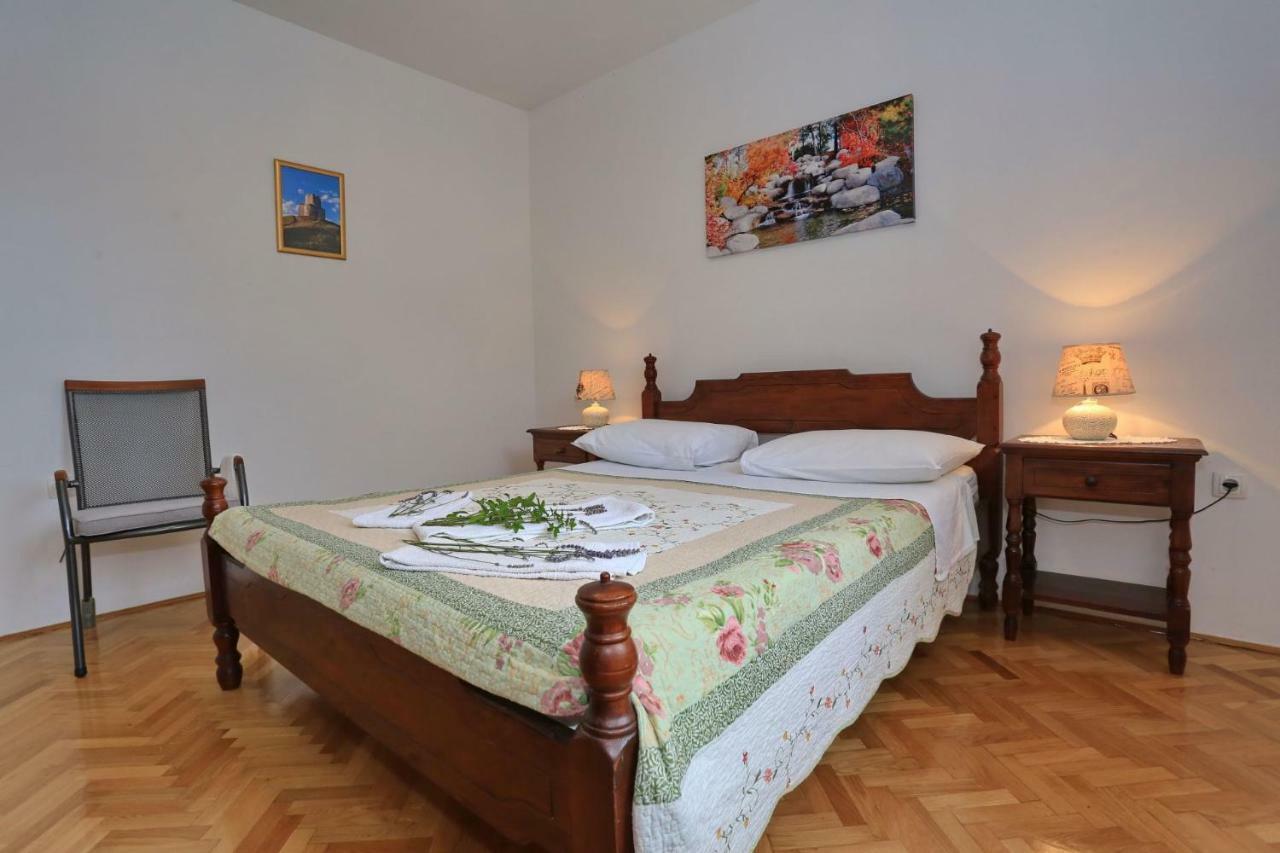 Apartments Romansa Затон Екстер'єр фото