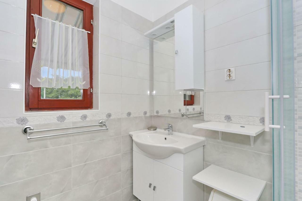Apartments Romansa Затон Екстер'єр фото