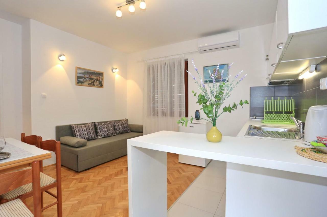 Apartments Romansa Затон Екстер'єр фото