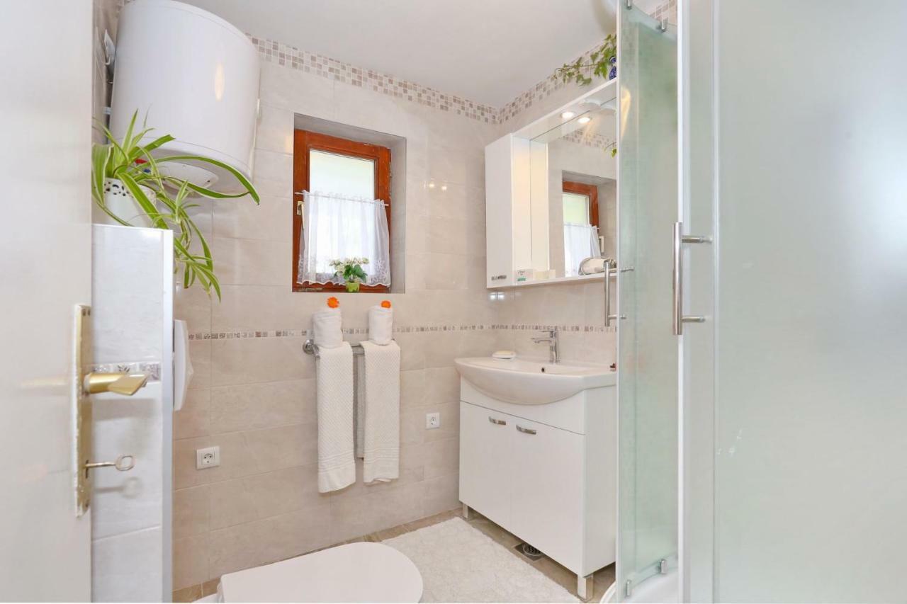 Apartments Romansa Затон Екстер'єр фото