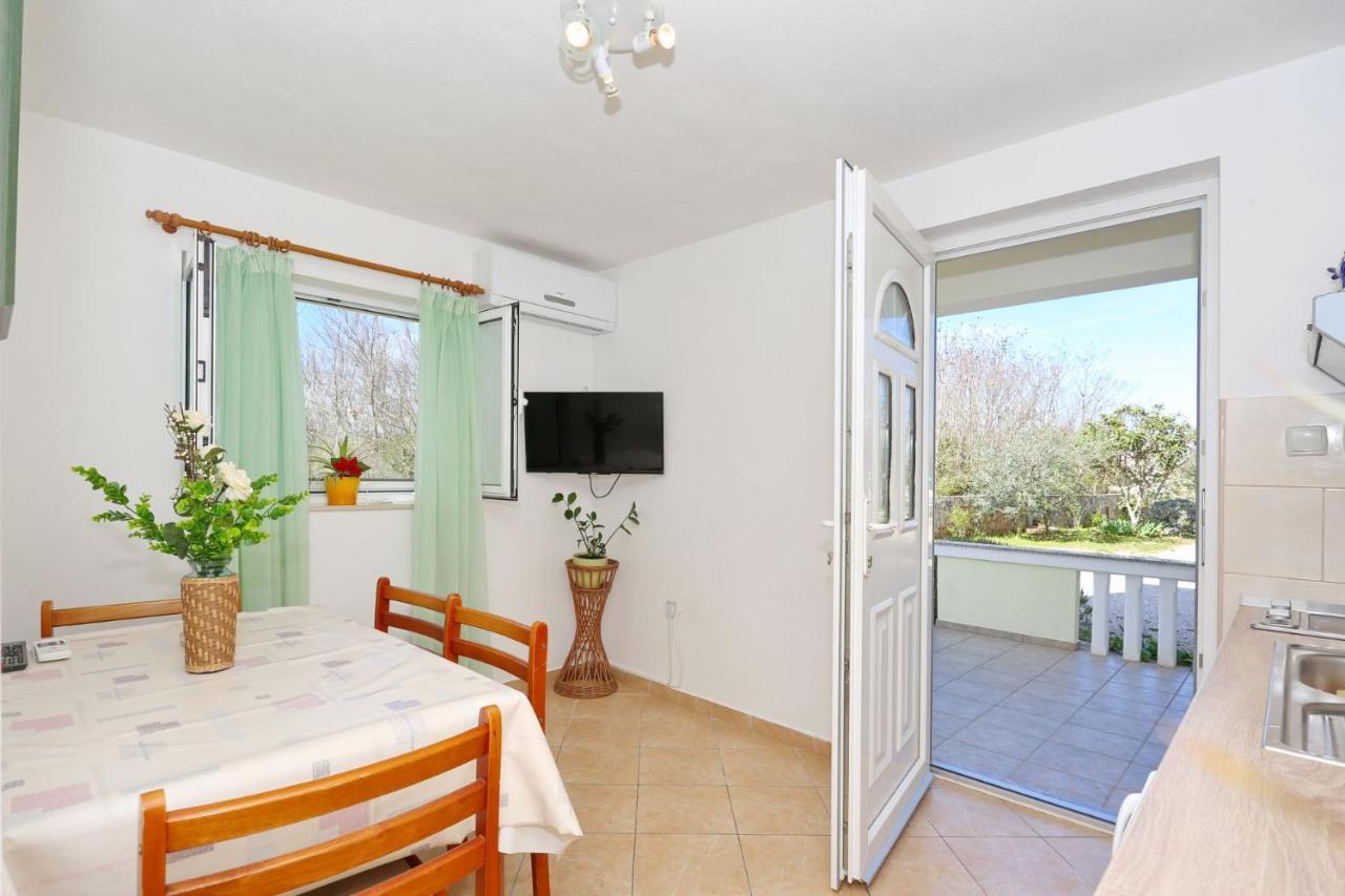 Apartments Romansa Затон Екстер'єр фото